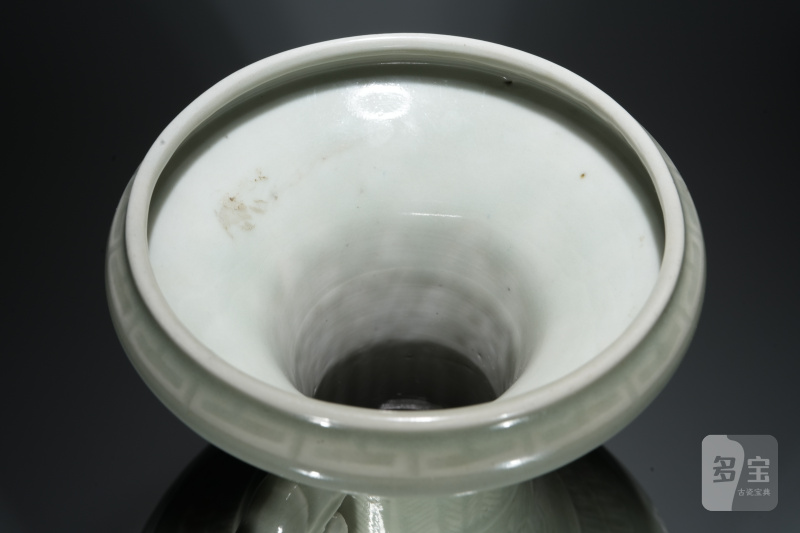 清乾隆 豆青开光青花釉里红松鹤延年瓶 - 图4